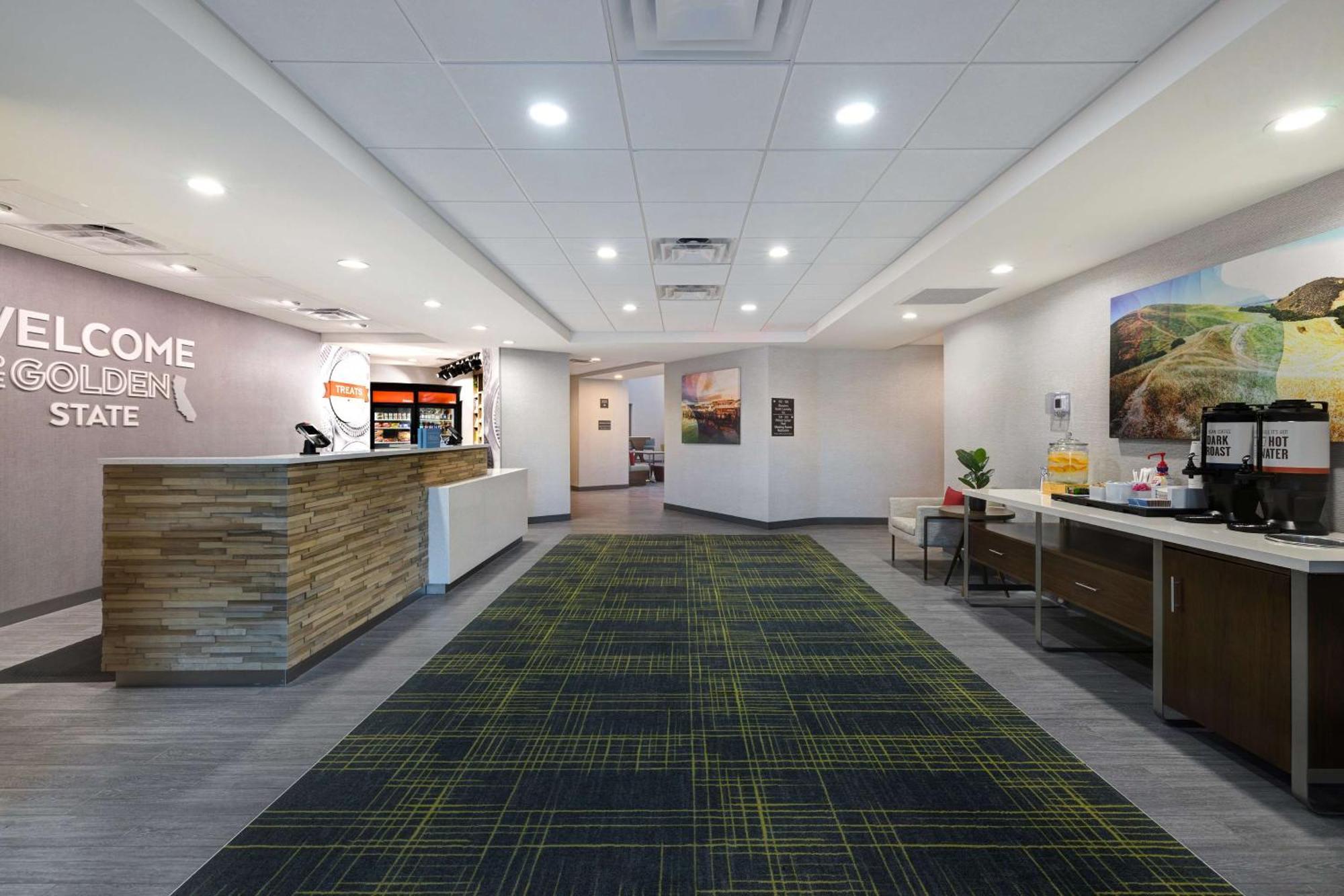 Hampton Inn & Suites มารีนา ภายนอก รูปภาพ